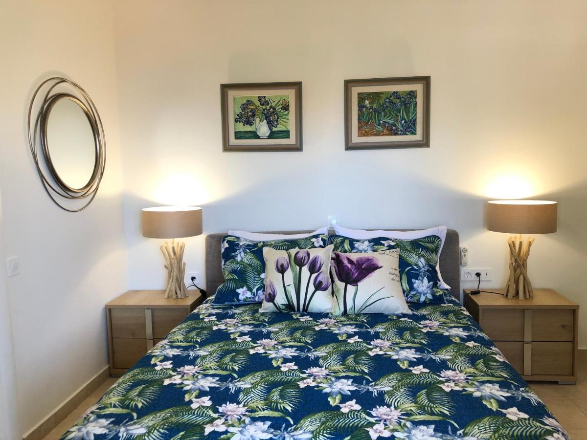 Paradisos Luxury Villas Next To Beach Koutsourás エクステリア 写真