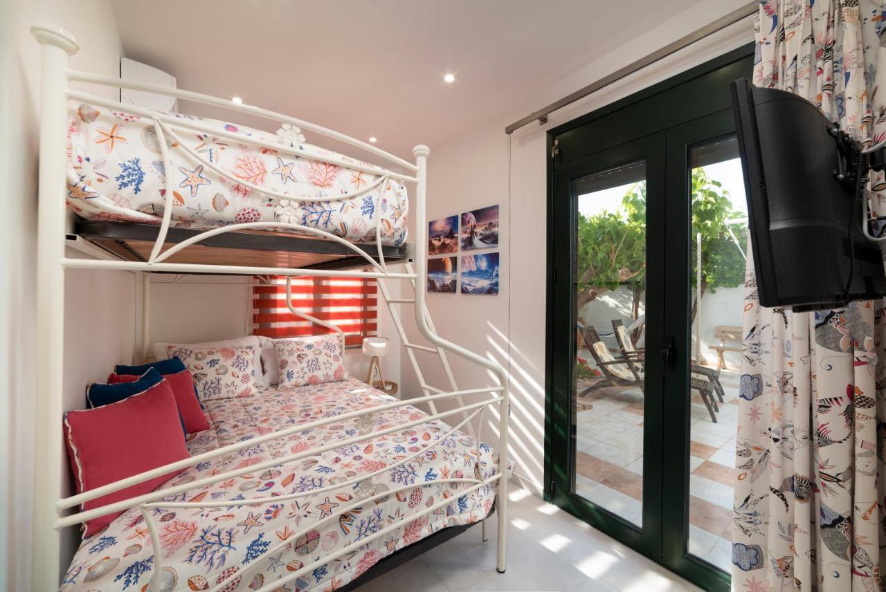 Paradisos Luxury Villas Next To Beach Koutsourás エクステリア 写真