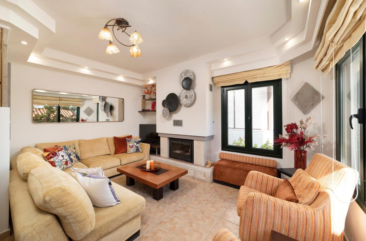 Paradisos Luxury Villas Next To Beach Koutsourás エクステリア 写真
