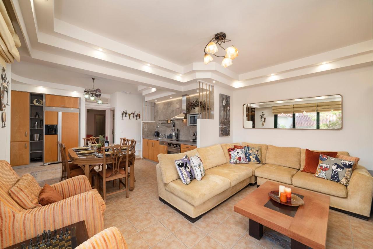 Paradisos Luxury Villas Next To Beach Koutsourás エクステリア 写真